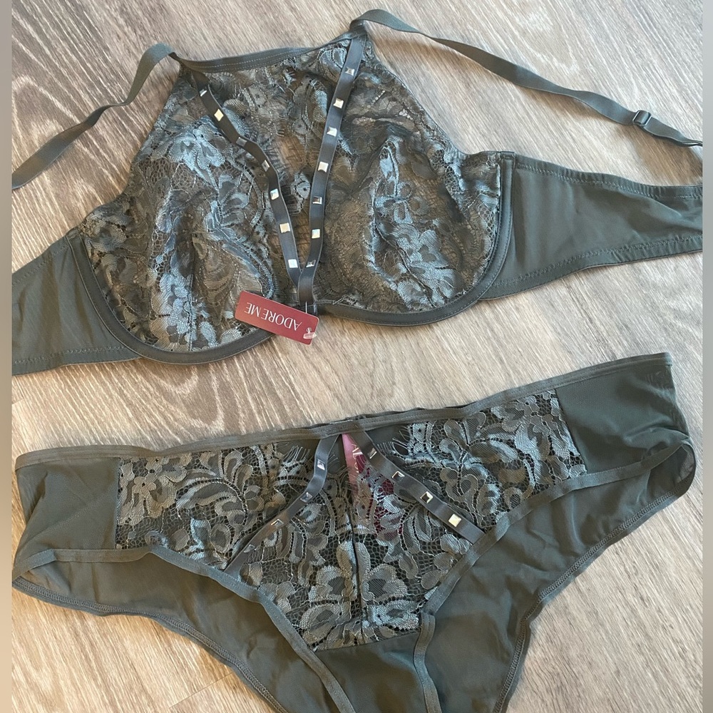 Adore Me Emmeline Unlined set olive green